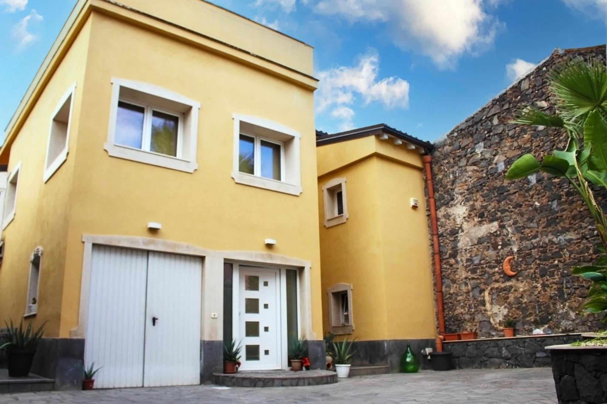 La Pietra Nera - Etna Home Catania Exterior photo